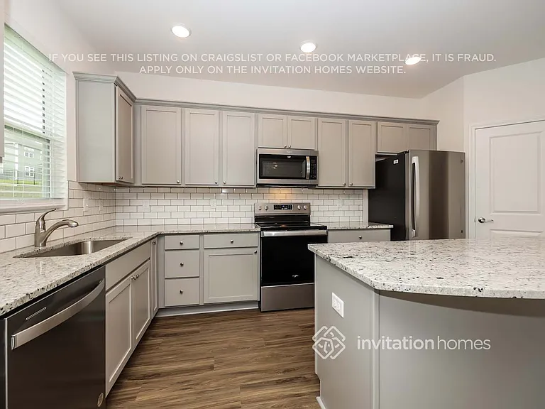 3810 Lantern Ln — Photo 9