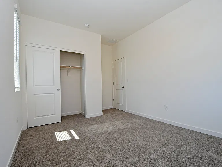 1018 Middle Gate Rd — Photo 13
