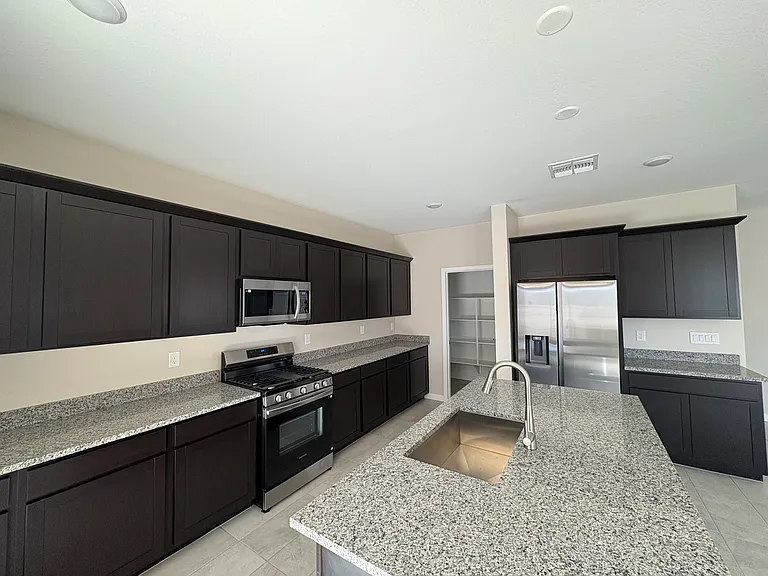 3354 S 180th Ln — Photo 34