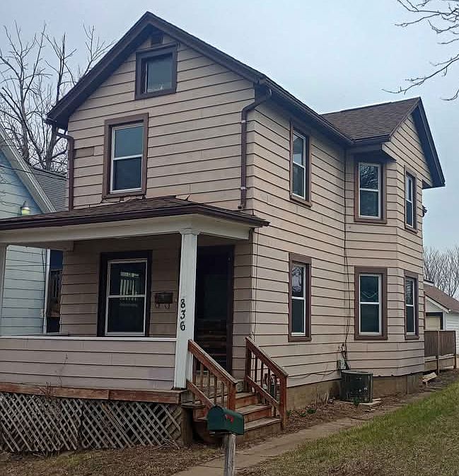 1st image of 836 Air Hill St