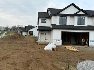 1403 Legend Dr, Tiffin, IA