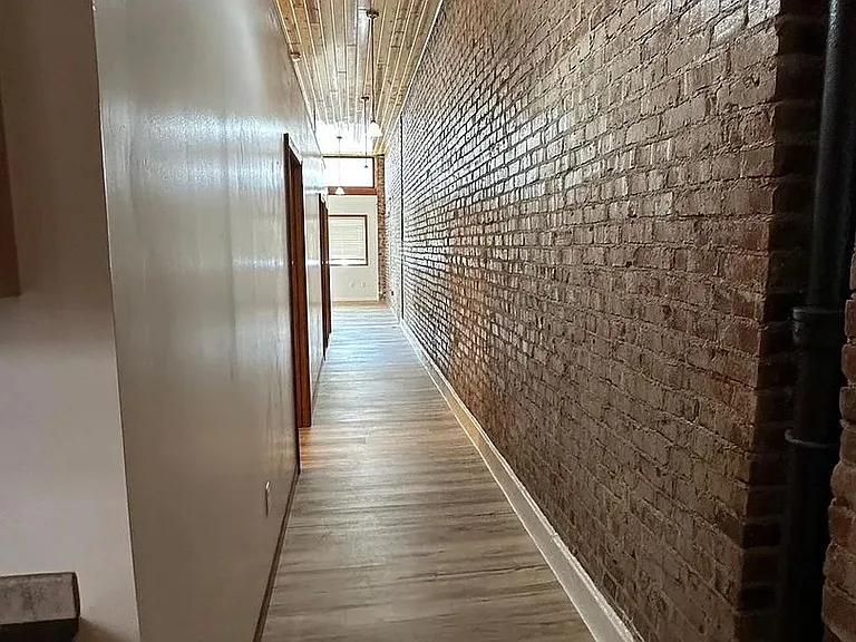 107 N Main St — Photo 9
