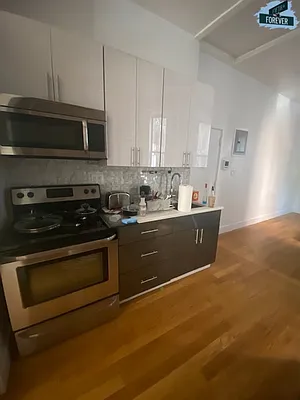 Rented by Fifth & Forever LLC | media 36