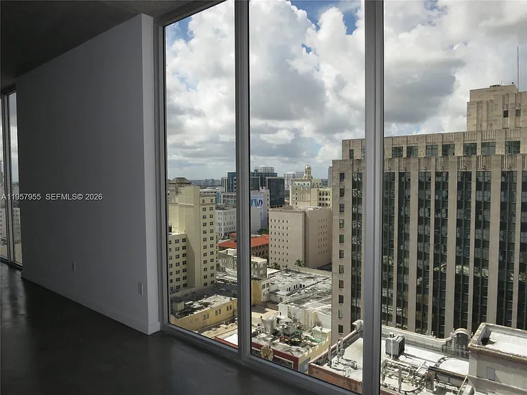 151 SE 1st St #1902 — Photo 5