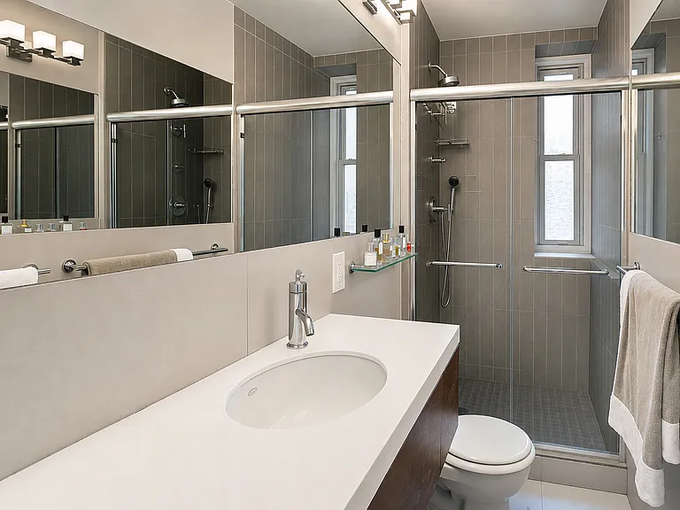 237 W 11th St #5C — Photo 5