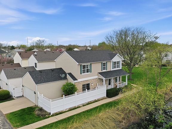 3rd image of 39 Freesia Dr