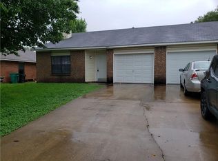 2411 W Gum St, Rogers, AR 72758