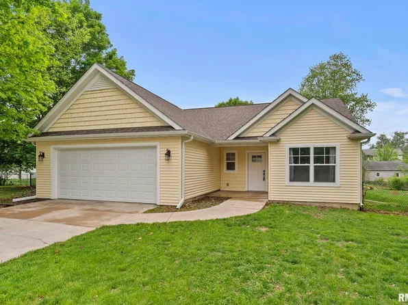 1903 13th St, Viola, IL 61486