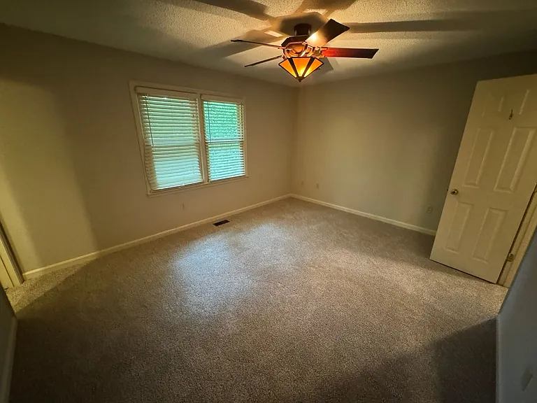435 Brookstone Dr — Photo 16
