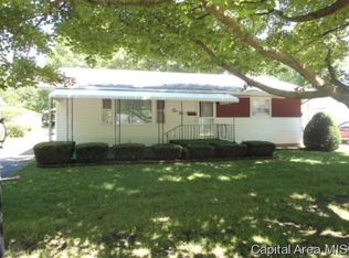 210 Sarah St, Assumption, IL 62510