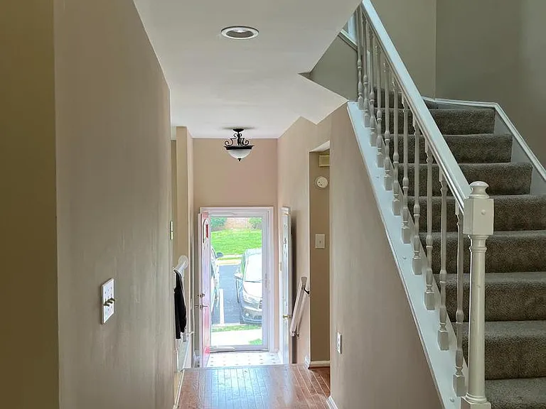 8565 Enochs Dr — Photo 21
