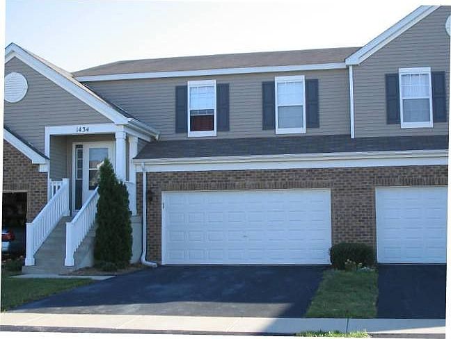  2 bedrooms 2 baths 2 car