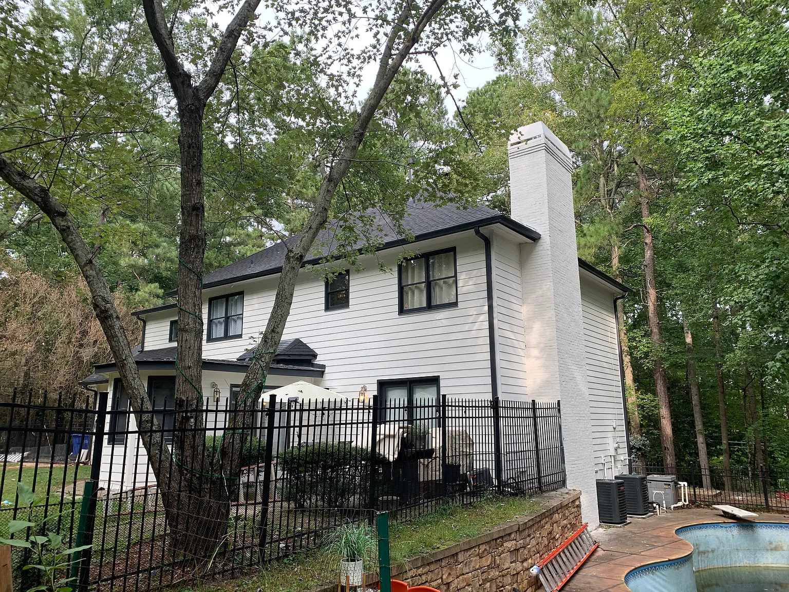 4 bed, 2883 sqft, $3,900 — Photo 2