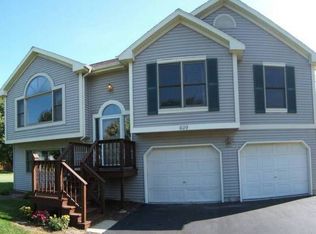 609 Rustic Rook Dr, Somonauk, IL 60552