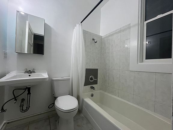 3rd image of 245 Leavenworth St #005c87c93