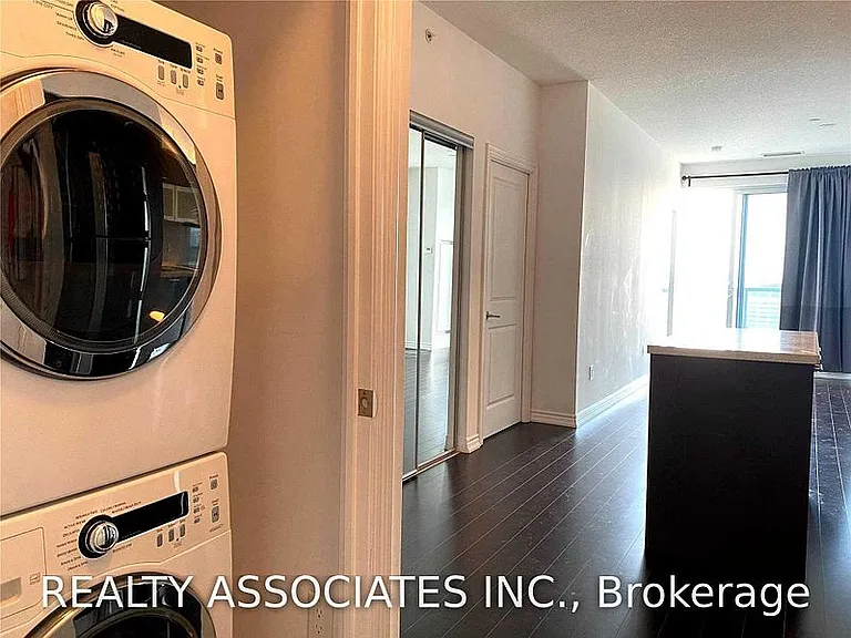 386 Yonge St #2813 — Photo 32