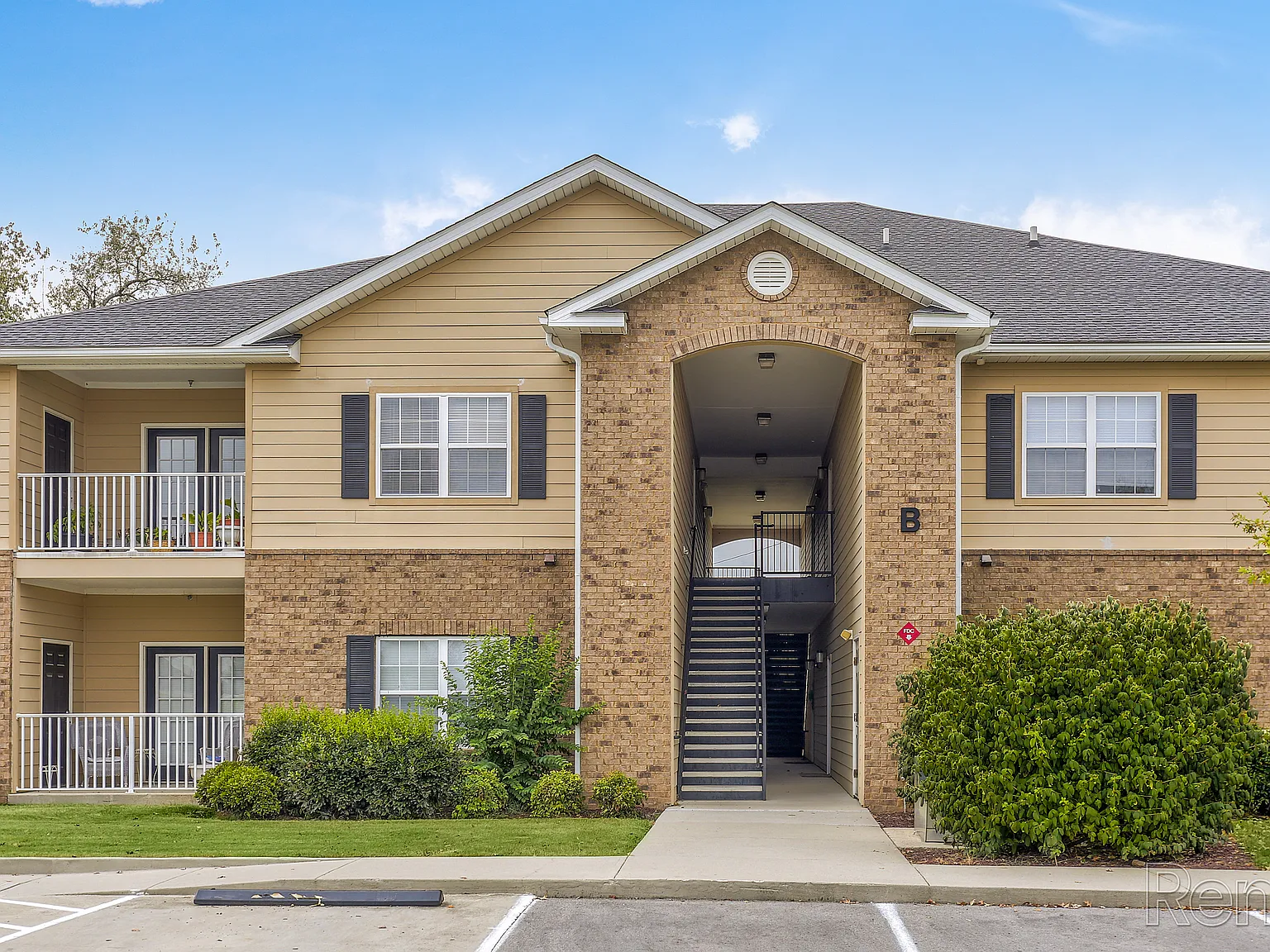 Paddock Ridge Apartments — Photo 3