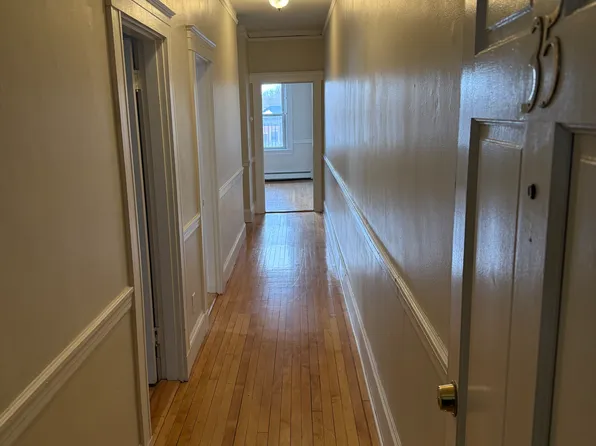 568 Washington St APT 35, Wellesley, MA 02482