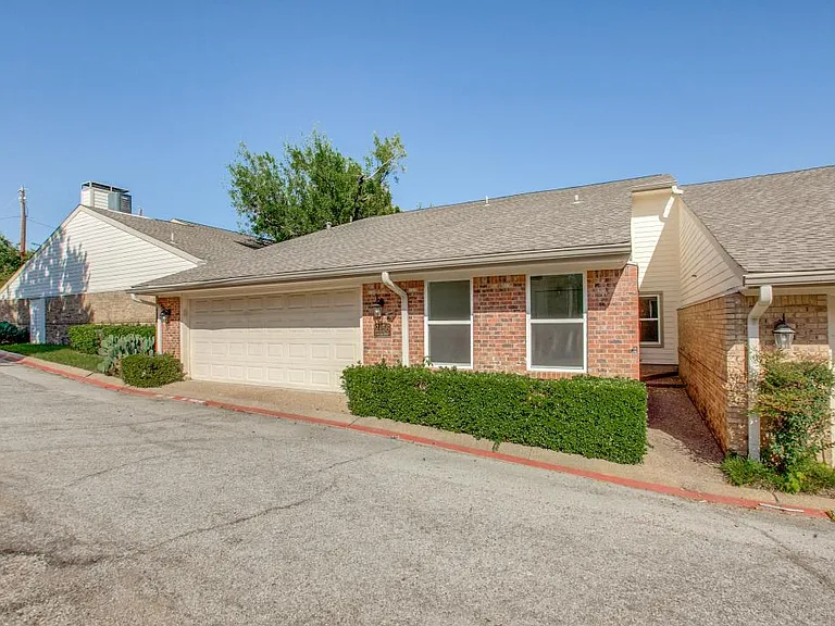 2156 Kessler Ct #27 — Photo 23