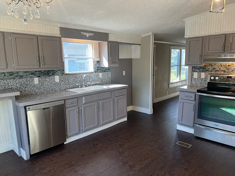 616 Section Line St — Photo 13