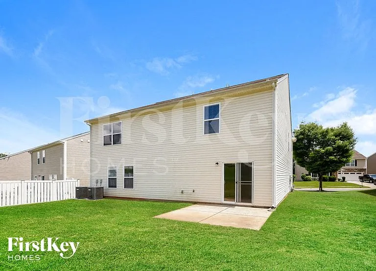 933 Silverberry St — Photo 15