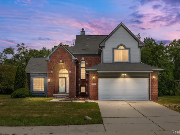 750 Clairpointe Woods Dr, Detroit, MI 48215