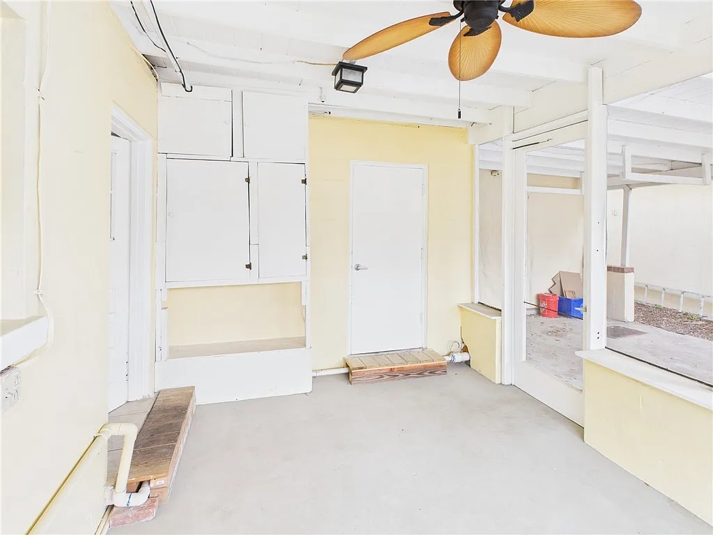 2 bed, 2.0 bath, 1269 sqft, $1,995 — Photo 3