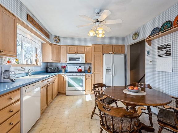 4th image of 1328 Longmeadow Dr