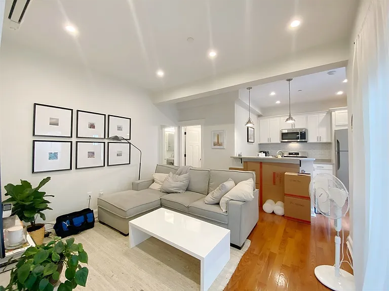 108-110 Webster St #1F — Photo 1