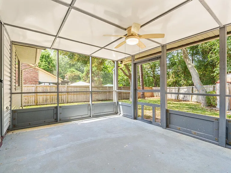 339 Evergreen Ave — Photo 21