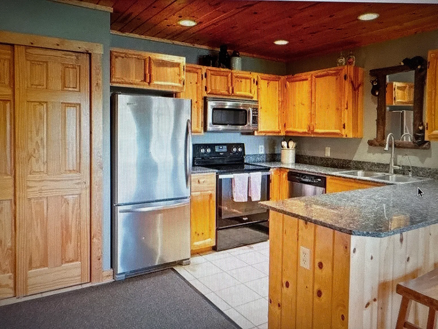 4 bed, 1967 sqft, $2,500 — Photo 4