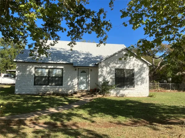 516 N Main St, Cross Plains, TX 76443