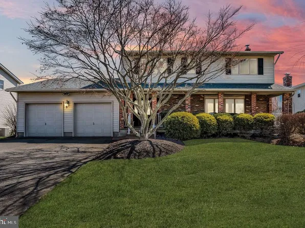 63 Stratton Dr, Hamilton, NJ 08690