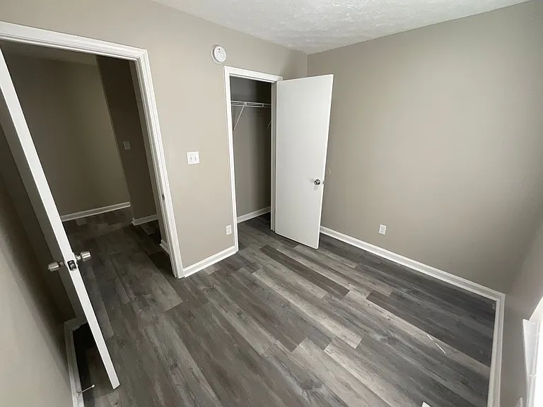 1109 W 29th St — Photo 3