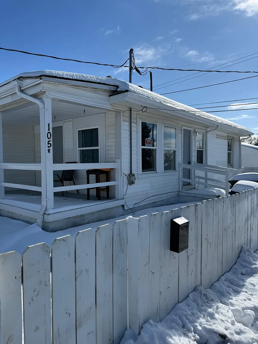 105 Dering Ave photo 1