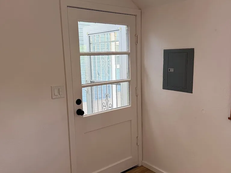 1785 W 14th Ave #B — Photo 33