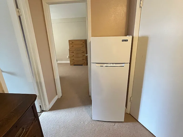 1390 Claremont Dr — Photo 8