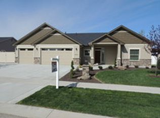 909 W River Stone Ct, Nampa, ID 83686