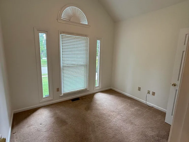 3652 Fair Ridge Dr — Photo 12