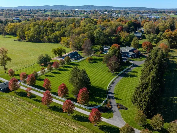 5066 N Sherman Street Ext, Mount Wolf, PA 17347