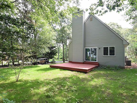 3rd image of 1375 Goose Creek Ln