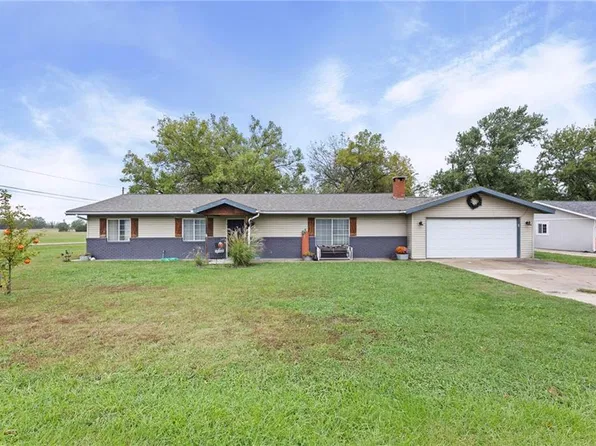 314 McAtee Rd, Iola, KS 66749
