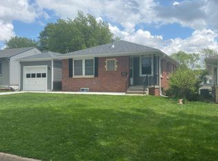 876 S 44th St, Lincoln, NE 68510