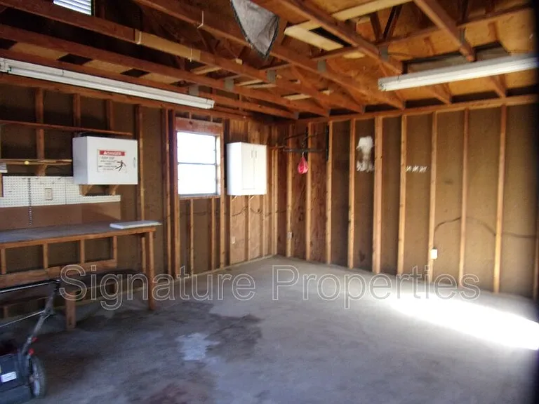 8329 Meadowbridge Rd — Photo 10