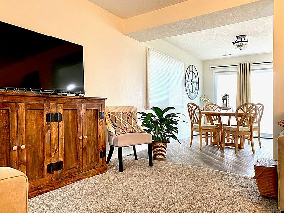 Living Dining Area