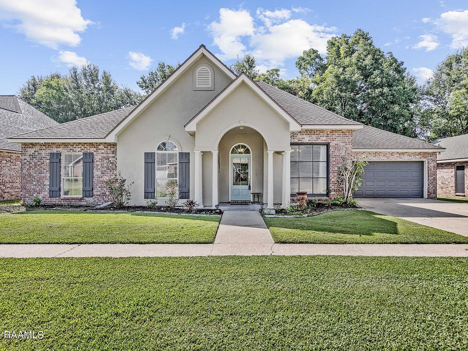 1st image of 124 River Birch Dr