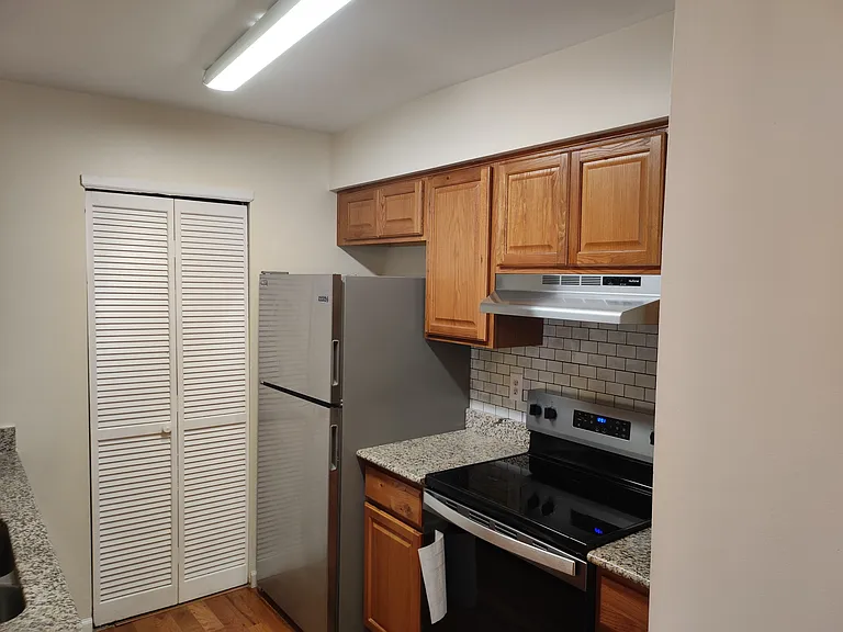 403 Lucas Ln — Photo 9