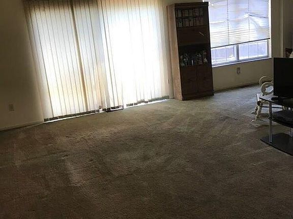 5th image of 129 Chapel Hill Dr #129