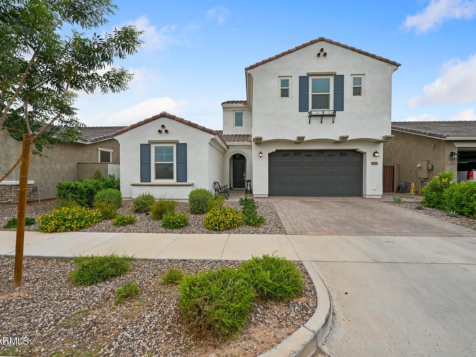 4 bed, 3.0 bath, 2518 sqft, $3,200 — Photo 1