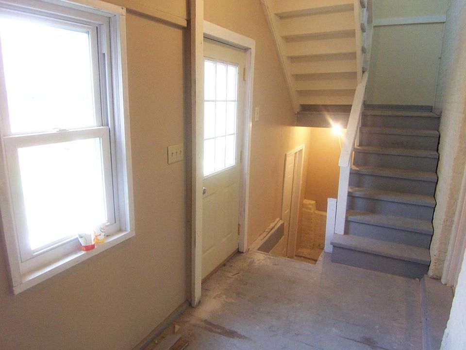 Rear Landing - main level